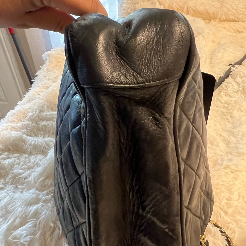 Vintage Chanel Black and Gold Quilted Shoulder Bag - Picture 10 of 16
